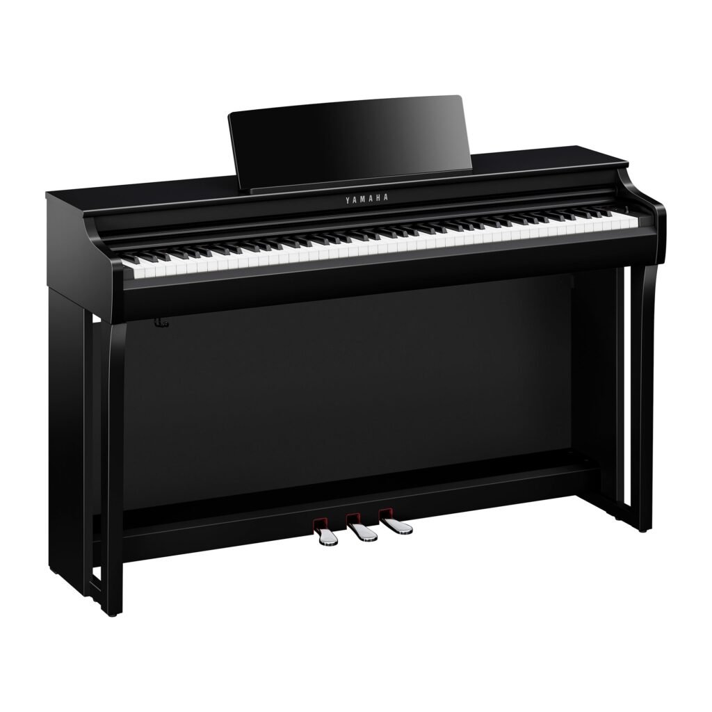 yamaha-clavinova-clp825pe-dijital-piyano-parlak-siyah
